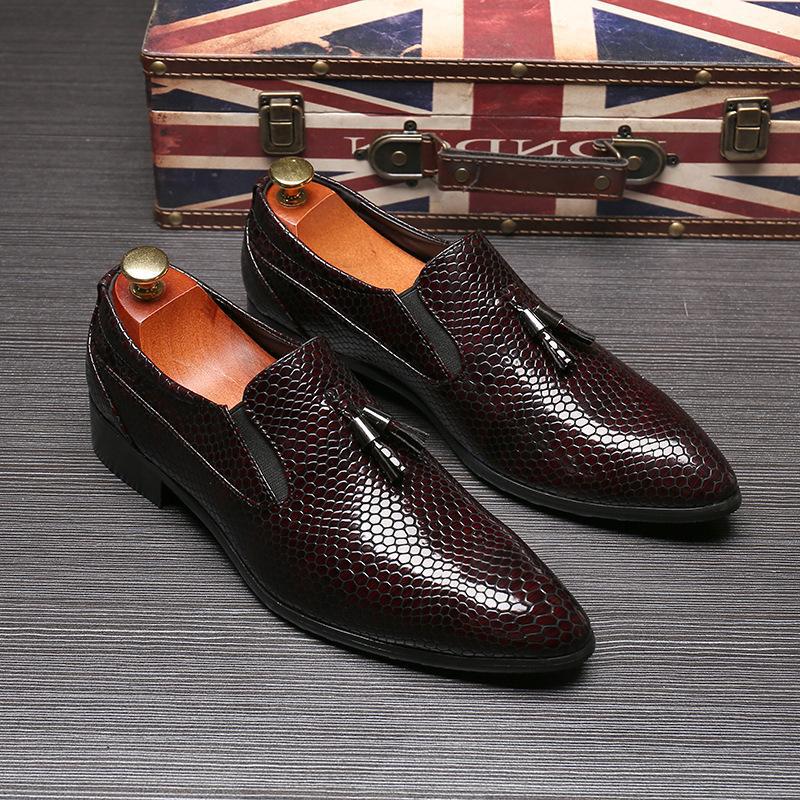 Men's Leather Shoes with Large Fringe and Pointed Toes